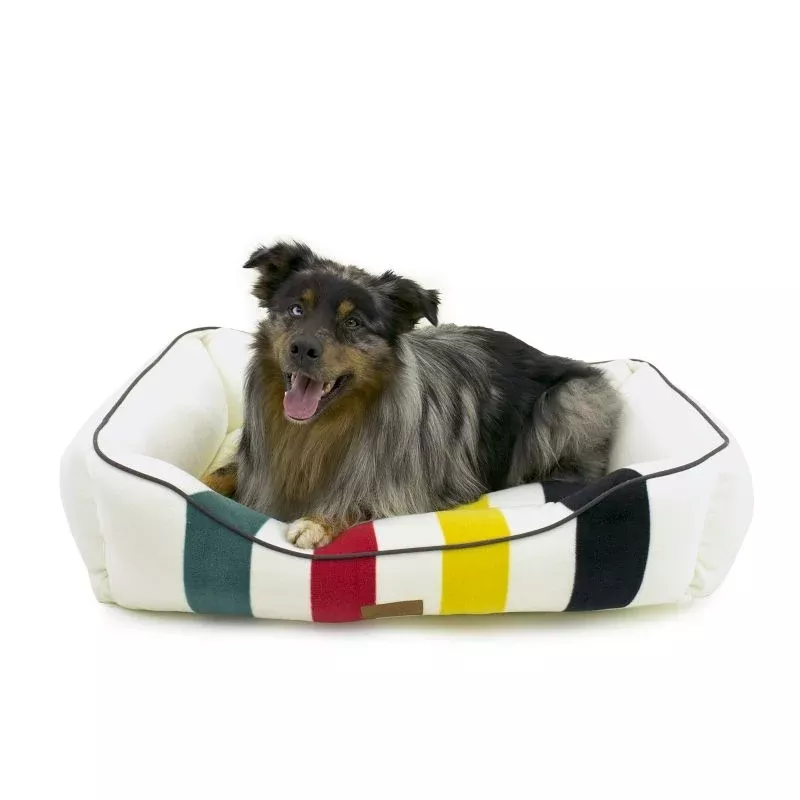 Pendleton Glacier Kuddler Pet Bed